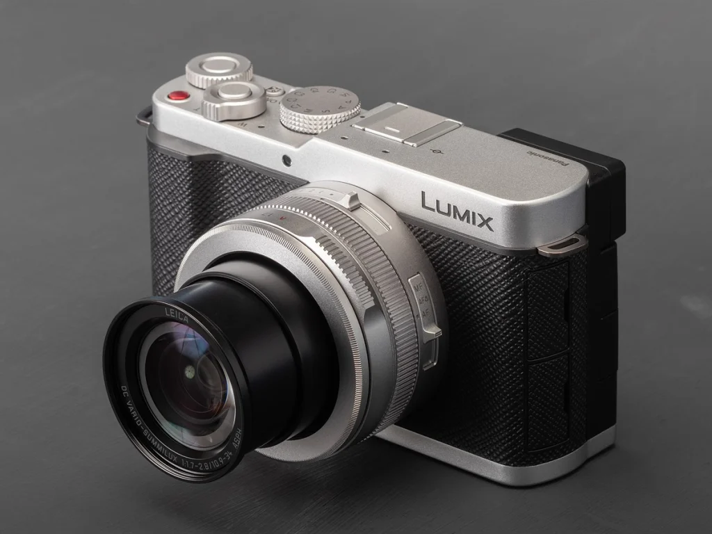 La Lumix L10 trae el AF de las full-frame a una compacta